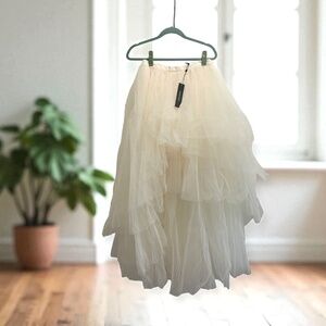 BCBGmaxAzria size small layered ruffle Tull skirt